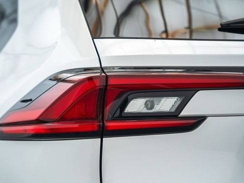 Certified 2025 Toyota Grand Highlander AWD image 8