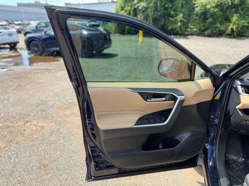 Used 2024 Toyota RAV4 XLE w/ Convenience Package AWD/4WD image 14