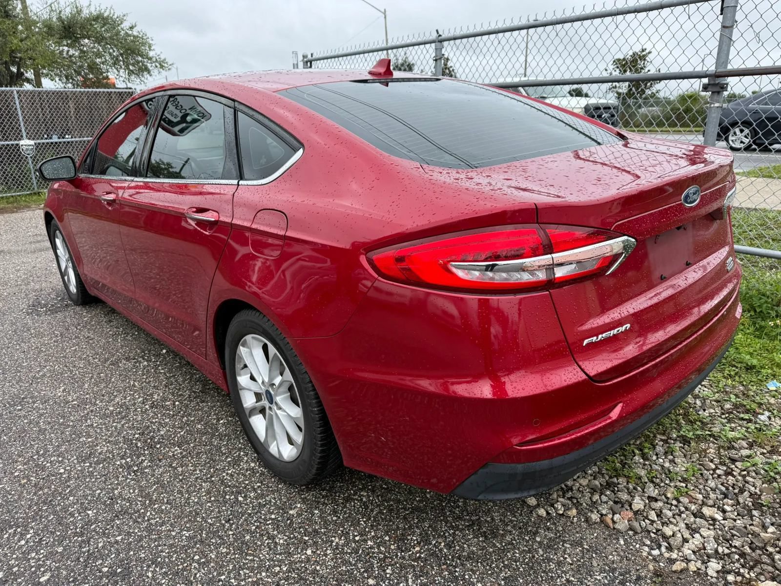 Used 2020 Ford Fusion SEL FWD image 2