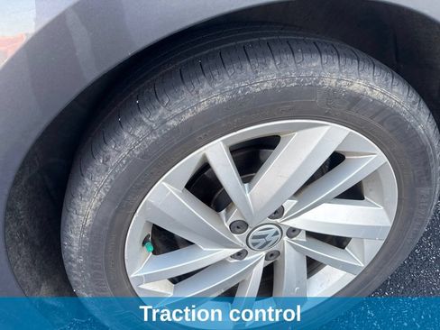 Used 2018 Volkswagen Passat 2.0T SE FWD image 6
