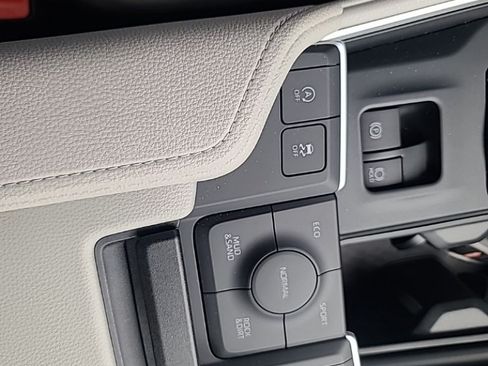 Used 2026 Toyota Grand Highlander AWD image 11
