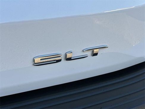 Used 2024 GMC Yukon SLT image 31