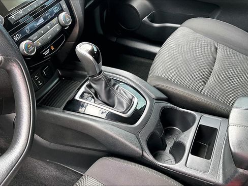 Used 2017 Nissan Rogue Sport SV FWD image 13