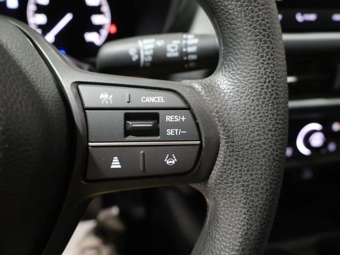 Used 2025 Honda HR-V LX image 35