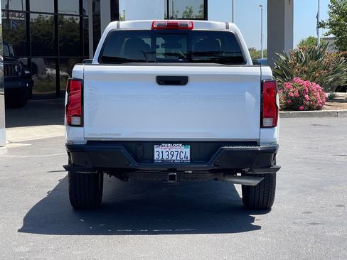 Used 2025 Chevrolet Colorado W/T AWD/4WD image 5