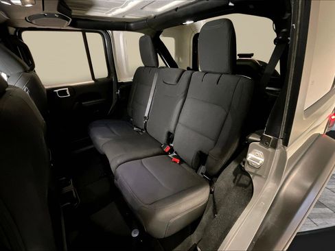 Used 2022 Jeep Wrangler Unlimited Sport image 21