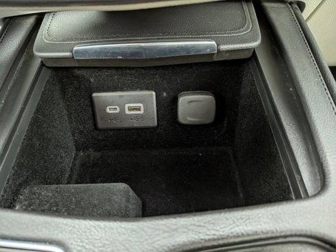 Used 2020 Cadillac XT4 Premium Luxury w/ Enhanced Visibility Package image 9