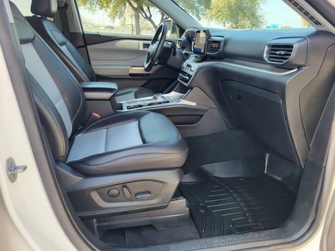 Certified 2022 Ford Explorer XLT w/ Equipment Group 202A image 12