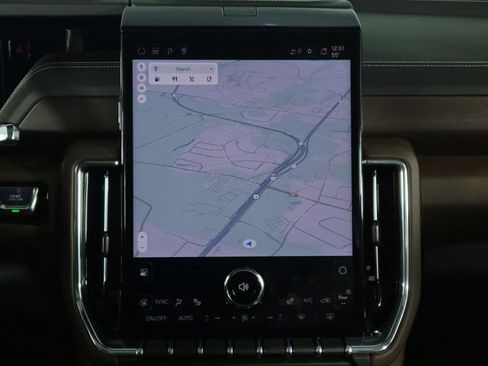 Used 2025 GMC Yukon Denali Ultimate image 27