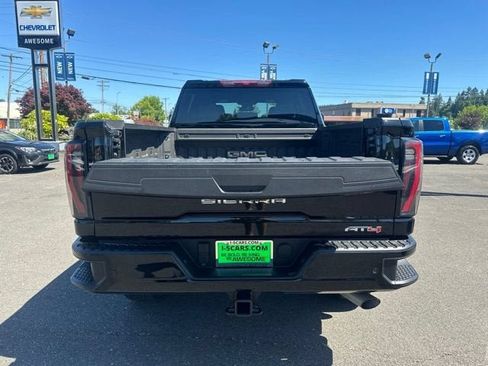 Used 2025 GMC Sierra 2500 AT4 AWD/4WD image 8