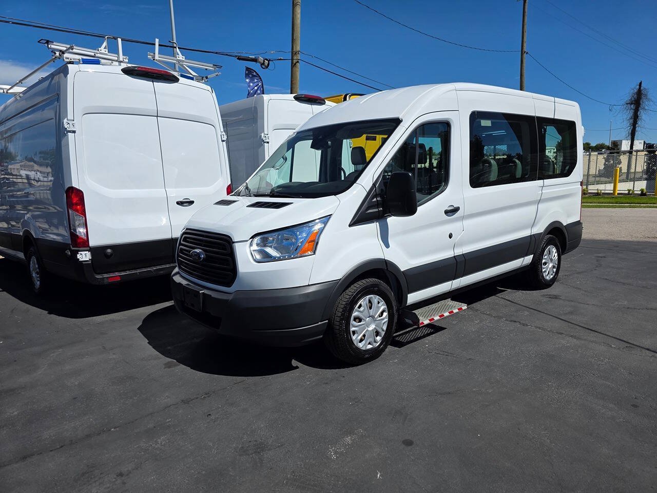 Used 2018 Ford Transit 150 XL RWD image 36