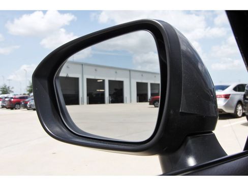 Used 2021 Nissan Rogue SV w/ Premium Package FWD image 10