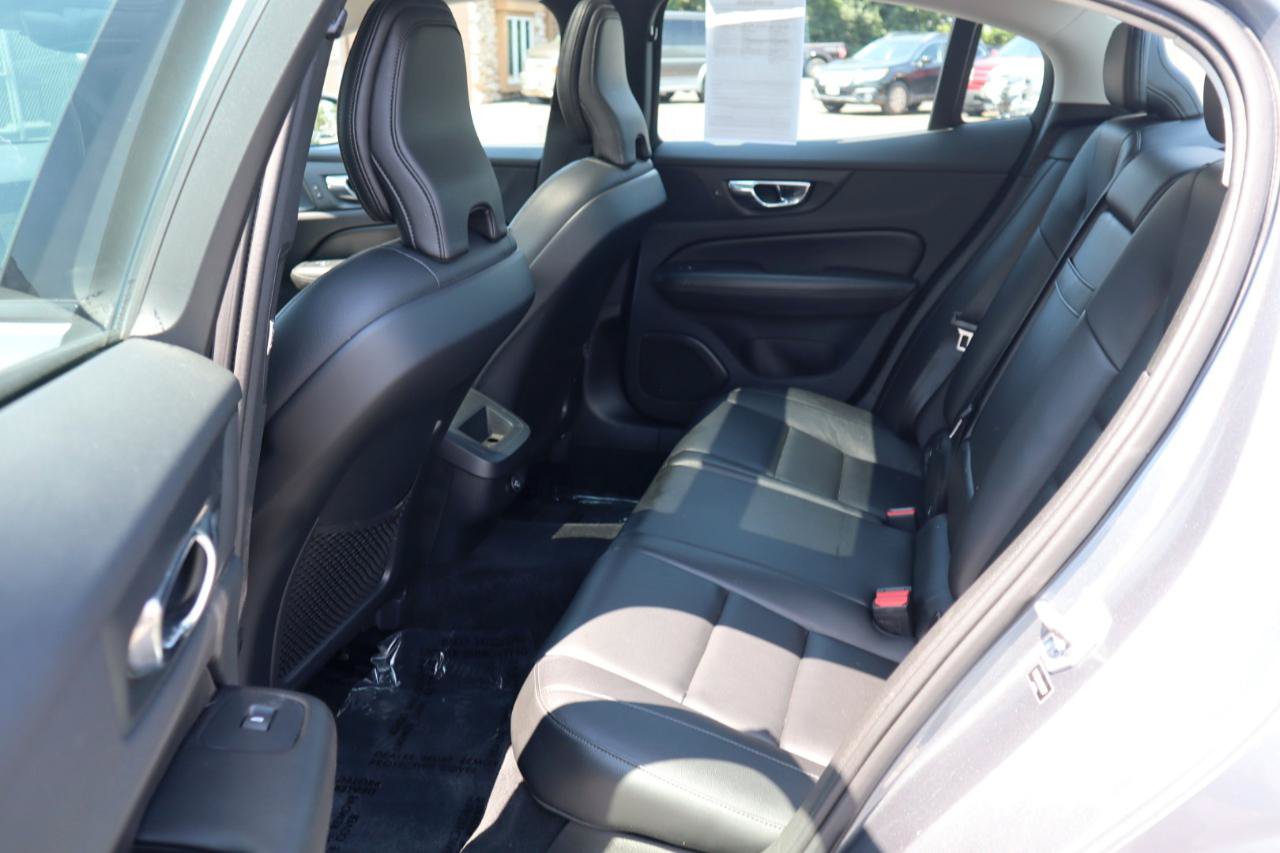 Used 2019 Volvo S60 T5 Momentum w/ Multimedia Package FWD image 14