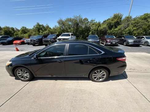 Used 2016 Toyota Camry SE FWD image 6