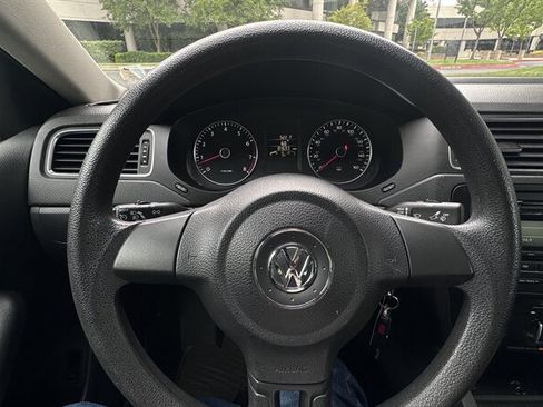 Used 2012 Volkswagen Jetta SE FWD image 15