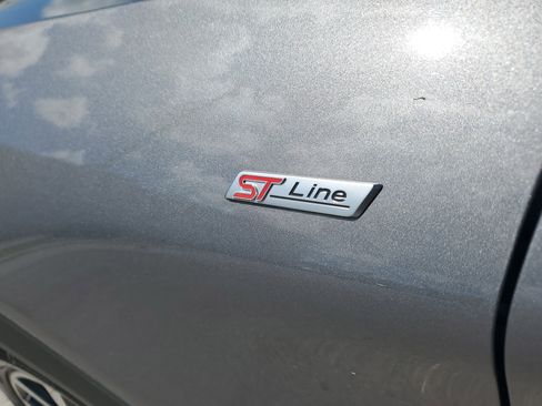 Used 2022 Ford Explorer ST-Line image 32