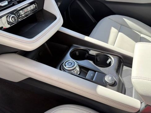 New 2026 Ford Explorer Active w/ Active Comfort Package image 21