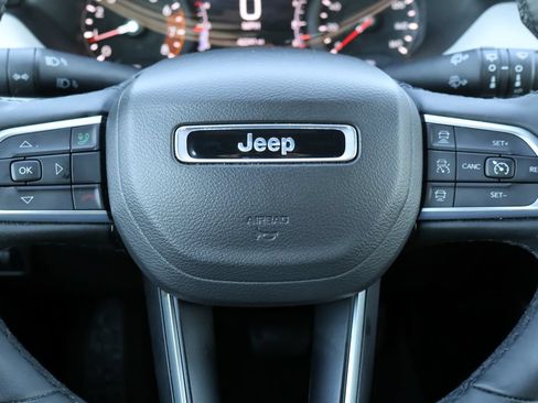 Used 2025 Jeep Compass Limited AWD/4WD image 35
