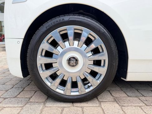 Used 2019 Rolls-Royce Phantom Sedan RWD image 24