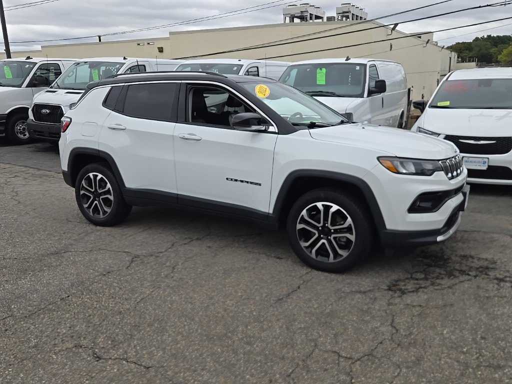 Certified 2022 Jeep Compass Limited w/ Sun and Sound Group AWD/4WD image 15