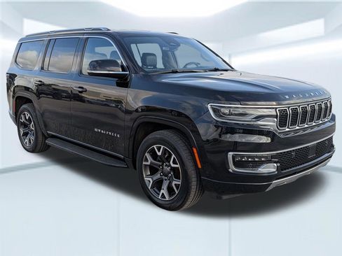 Used 2024 Jeep Wagoneer Series III AWD/4WD image 8