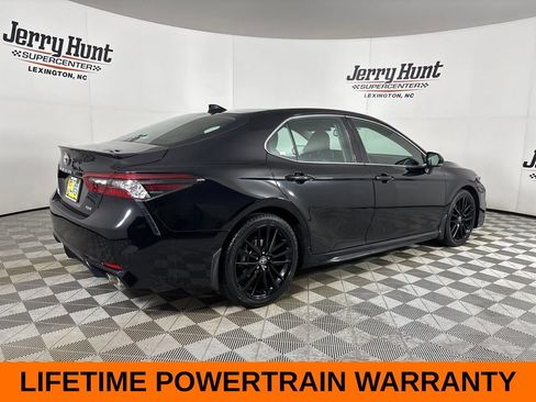 Used 2022 Toyota Camry XSE w/ Carpet Mat Package (TMS) FWD image 6