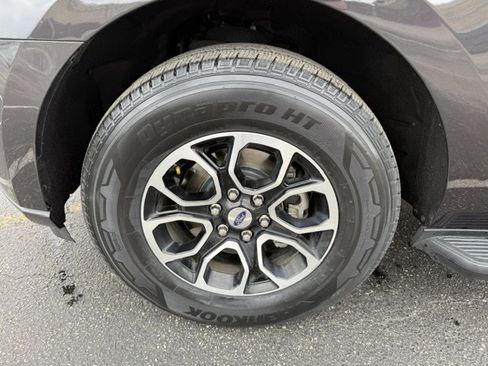Used 2024 Ford Expedition XLT RWD image 9