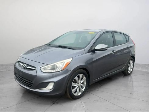 Used 2014 Hyundai Accent SE image 1