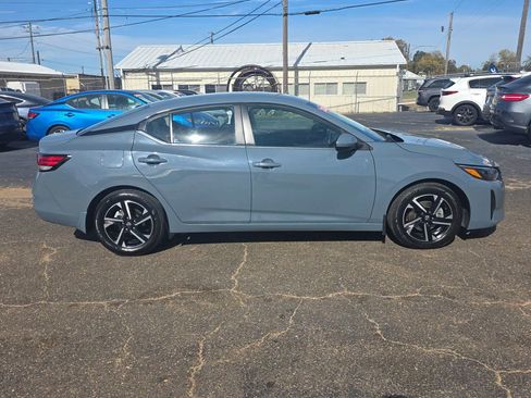 Used 2024 Nissan Sentra SV FWD image 2