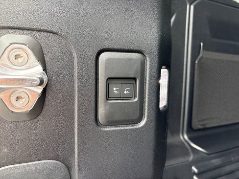 Used 2024 Land Rover Defender 110 SE AWD/4WD image 34