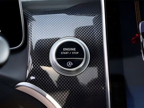 Certified 2025 Mercedes-Benz GLC 43 AMG 4MATIC image 62