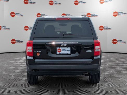 Used 2017 Jeep Patriot Latitude AWD/4WD image 6