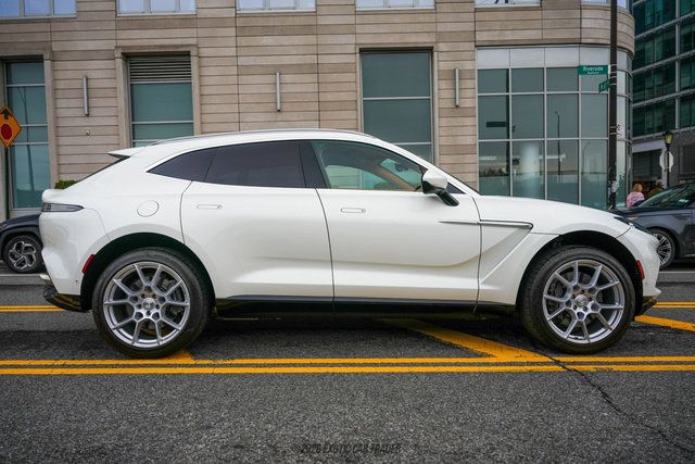 Used 2021 Aston Martin DBX AWD/4WD image 9