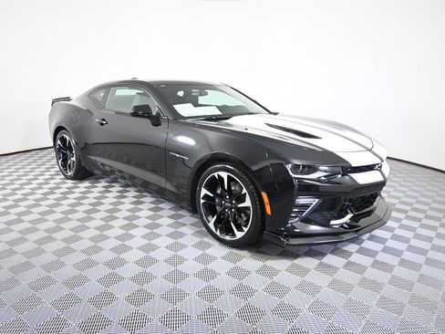 Used 2018 Chevrolet Camaro SS RWD image 9