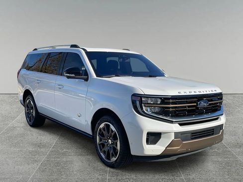 Used 2025 Ford Expedition Max King Ranch image 7