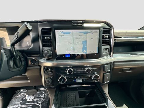 New 2026 Ford F350 4x4 Crew Cab DRW Super Duty image 24