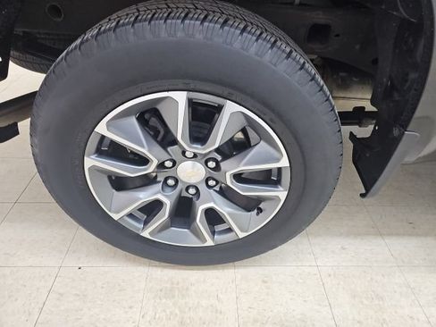 Used 2023 Chevrolet Silverado 1500 LT AWD/4WD image 21