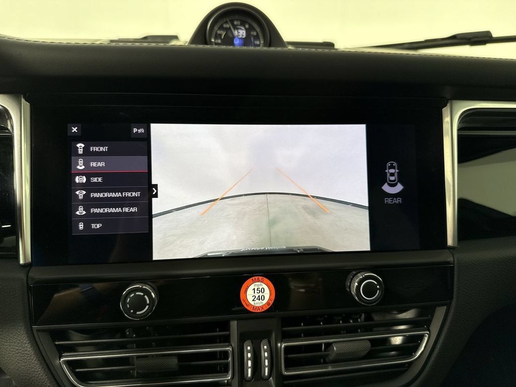 Certified 2026 Porsche Macan AWD/4WD image 31