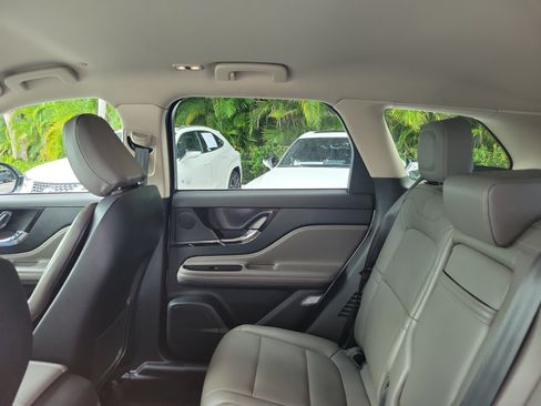 Used 2025 Lincoln Corsair FWD image 13