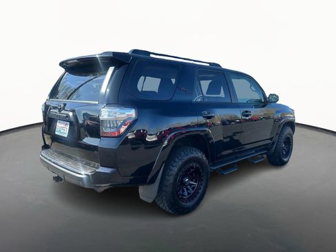 Used 2018 Toyota 4Runner TRD Off-Road Premium image 3