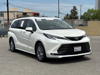 Certified 2021 Toyota Sienna XLE w/ XLE Plus Package
