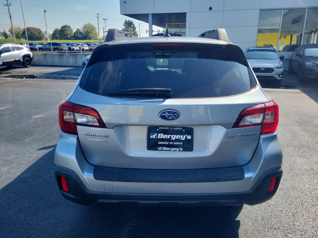 Used 2019 Subaru Outback 2.5i Premium w/ Popular Package #2 AWD/4WD image 3
