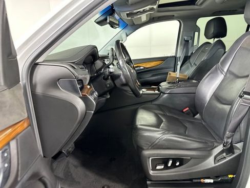 Used 2016 Cadillac Escalade ESV Premium image 11