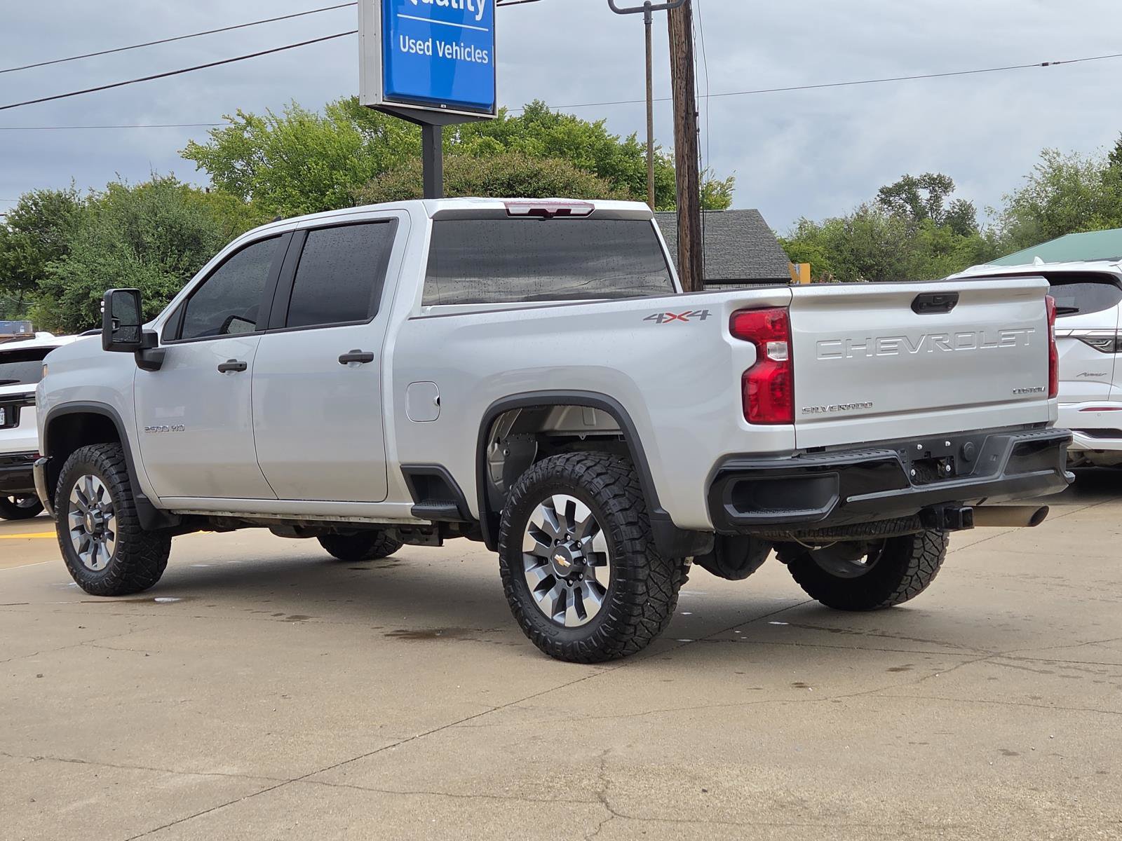 Used 2023 Chevrolet Silverado 2500 Custom w/ Custom Convenience Package AWD/4WD image 4