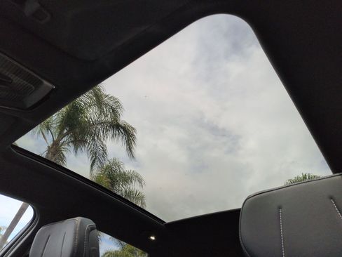 Used 2025 Cadillac Lyriq Luxury RWD image 28