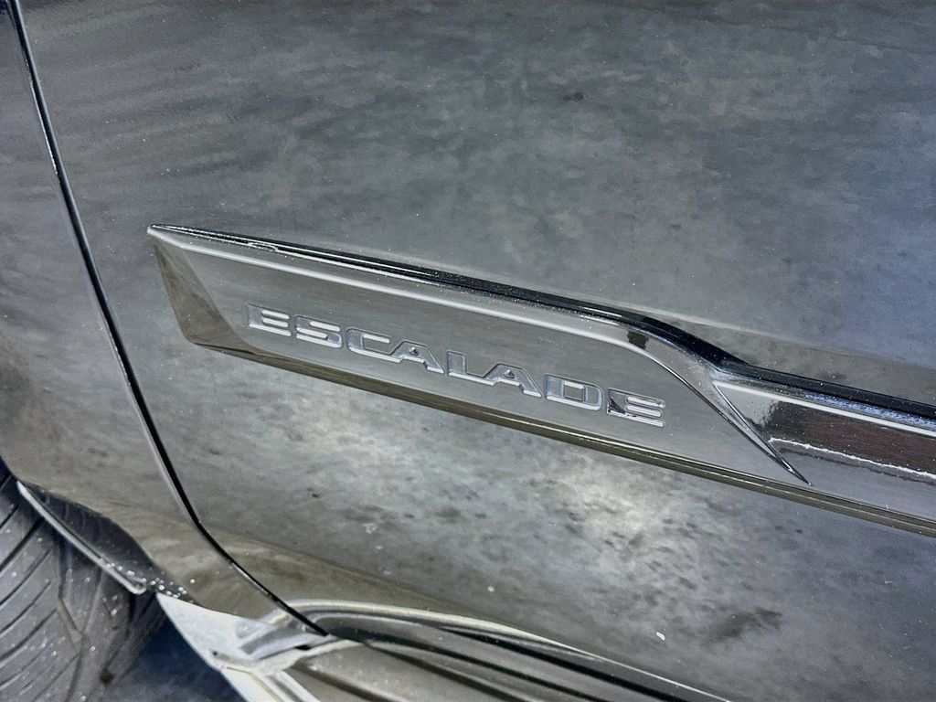 Used 2015 Cadillac Escalade Luxury AWD/4WD image 28