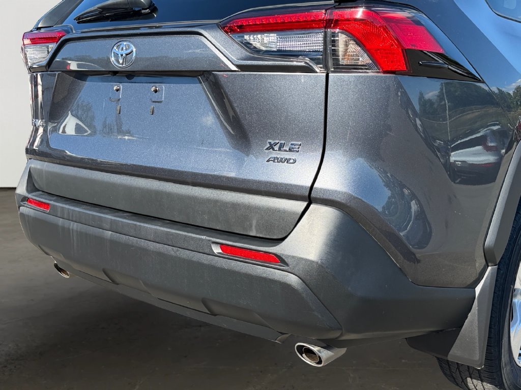 Used 2021 Toyota RAV4 XLE AWD/4WD image 10