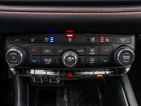 Used 2025 Dodge Durango GT AWD/4WD image 24