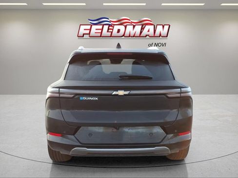 Used 2025 Chevrolet Equinox EV LT w/ Convenience Package FWD image 4