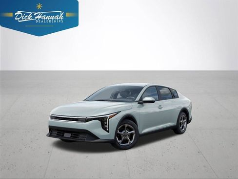 New 2026 Kia K4 LXS image 1